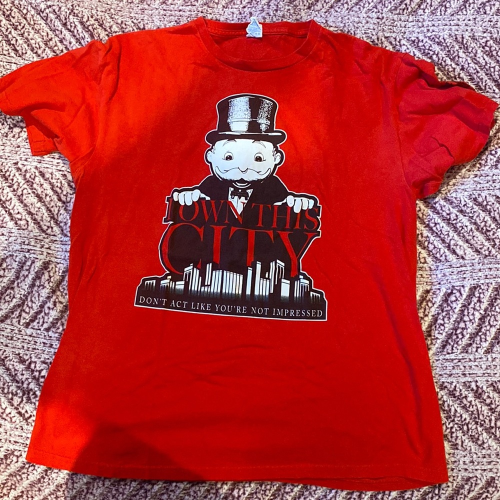 red tshirt